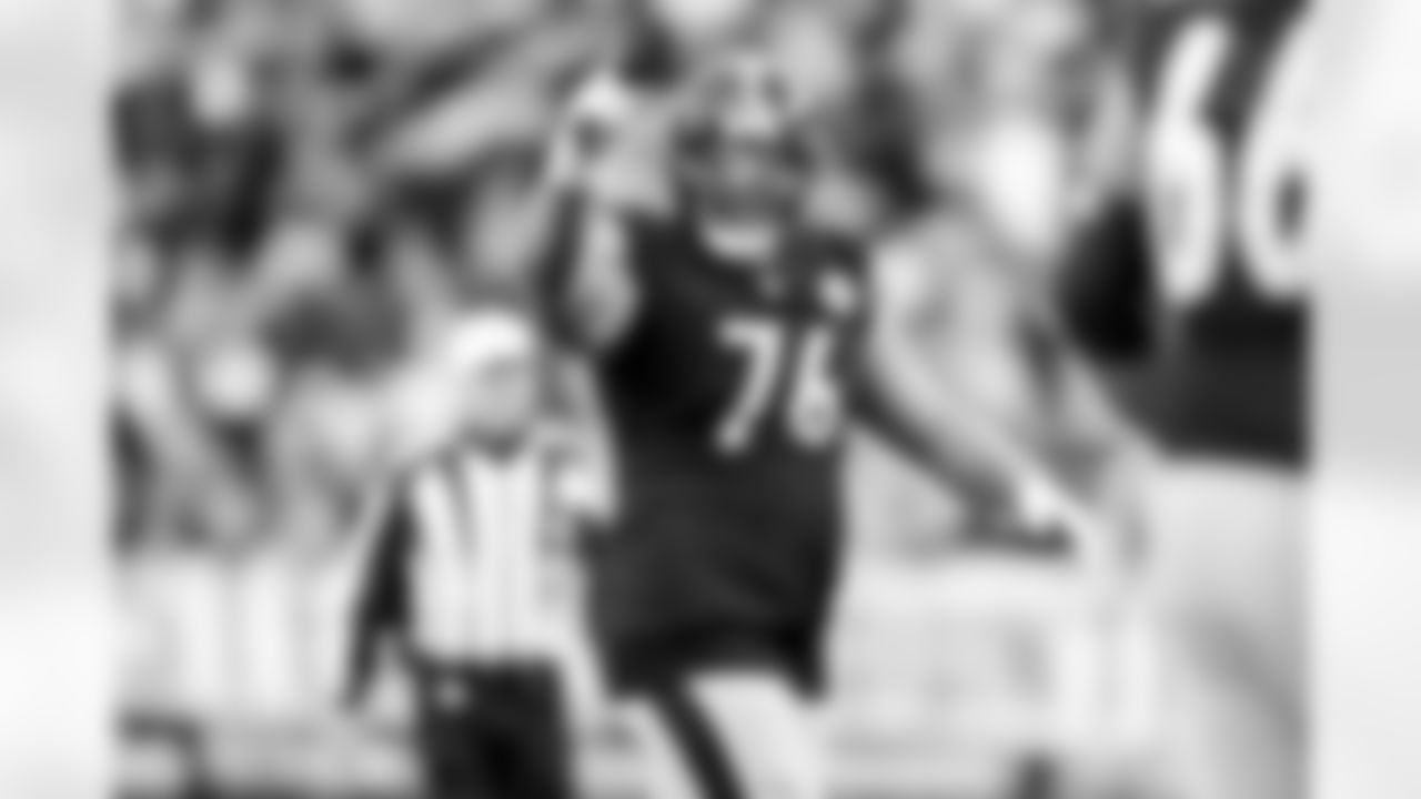 Pittsburgh Steelers offensive tackle Troy Fautanu (76) during a regular season game between the Pittsburgh Steelers and the Cincinnati Bengals, Sunday, Nov. 16, 2025 in Pittsburgh, PA. (Karl Roser / Pittsburgh Steelers)