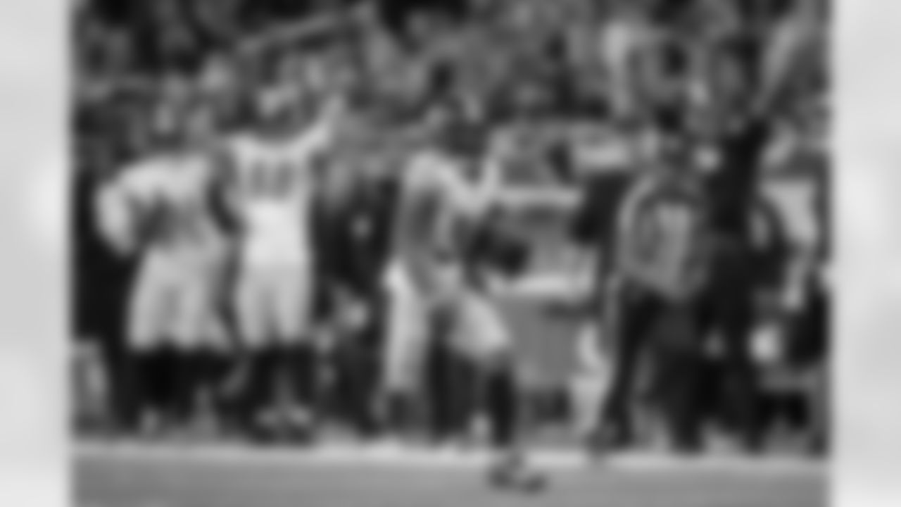 Pittsburgh Steelers running back Jaylen Warren (30) runs for a touchdown during a regular season game against the Detroit Lions, Sunday, Dec. 21, 2025 in Detroit, MI. The Steelers defeated the Lions 29-24. (Alysa Rubin / Pittsburgh Steelers)