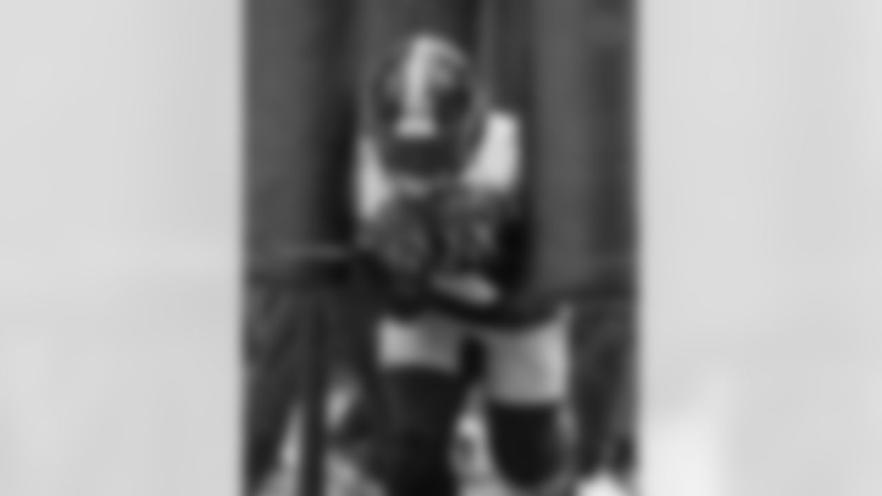 Pittsburgh Steelers running back Kenneth Gainwell (14) during practice at the UPMC Rooney Sports Complex preparing for a Week 13 matchup against the Buffalo Bills, Wednesday, Nov. 26, 2025 in Pittsburgh, PA. (Karl Roser / Pittsburgh Steelers)