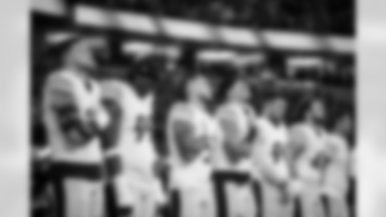 Pittsburgh Steelers linebacker Jack Sawyer (33), Pittsburgh Steelers defensive tackle Keeanu Benton (95), Pittsburgh Steelers linebacker Nick Herbig (51), Pittsburgh Steelers linebacker Alex Highsmith (56), Pittsburgh Steelers linebacker T.J. Watt (90), Pittsburgh Steelers linebacker Payton Wilson (41), and Pittsburgh Steelers quarterback Aaron Rodgers (8) prior to a regular season game between the Pittsburgh Steelers and the Los Angeles Chargers, Sunday, Nov. 9, 2025 in Inglewood, CA. The Chargers beat the Steelers 25-10. (Karl Roser / Pittsburgh Steelers)