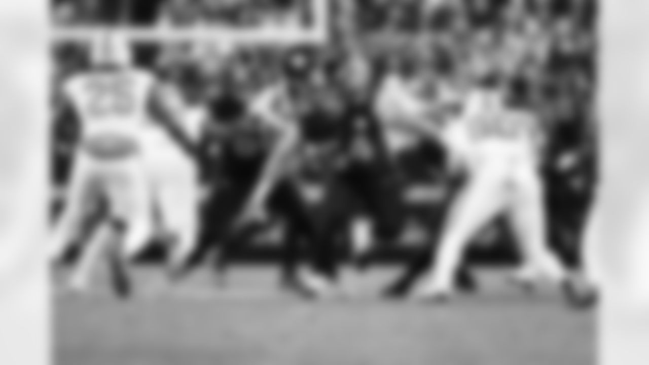 Pittsburgh Steelers center Zach Frazier (54) during a regular season game between the Pittsburgh Steelers and the Miami Dolphins, Monday, Dec. 15, 2025 in Pittsburgh, PA. (Karl Roser / Pittsburgh Steelers)