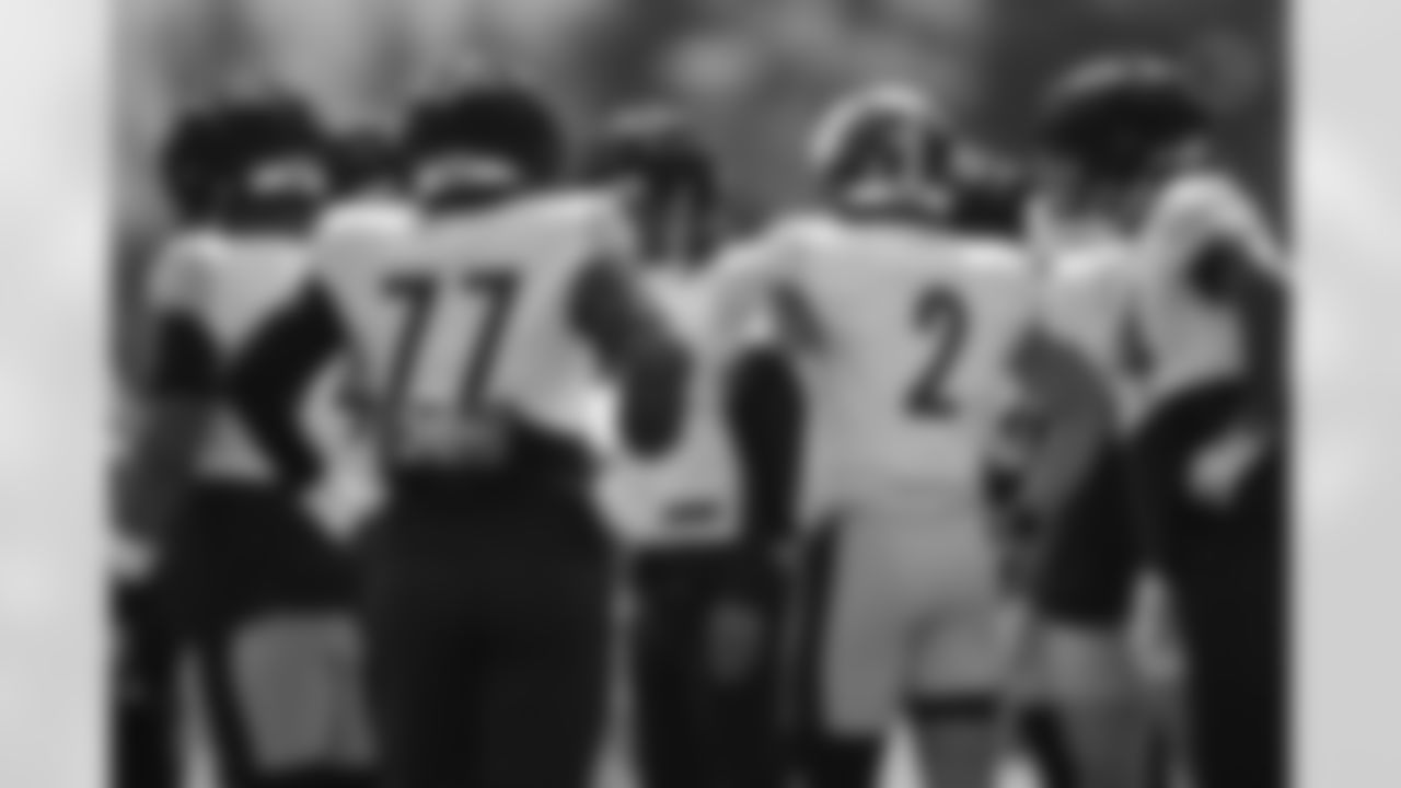 The Pittsburgh Steelers huddle during practice at the UPMC Rooney Sports Complex preparing for a Week 2 matchup against the Denver Broncos, Wednesday, Sept. 11, 2024 in Pittsburgh, PA. (Alysa Rubin / Pittsburgh Steelers)