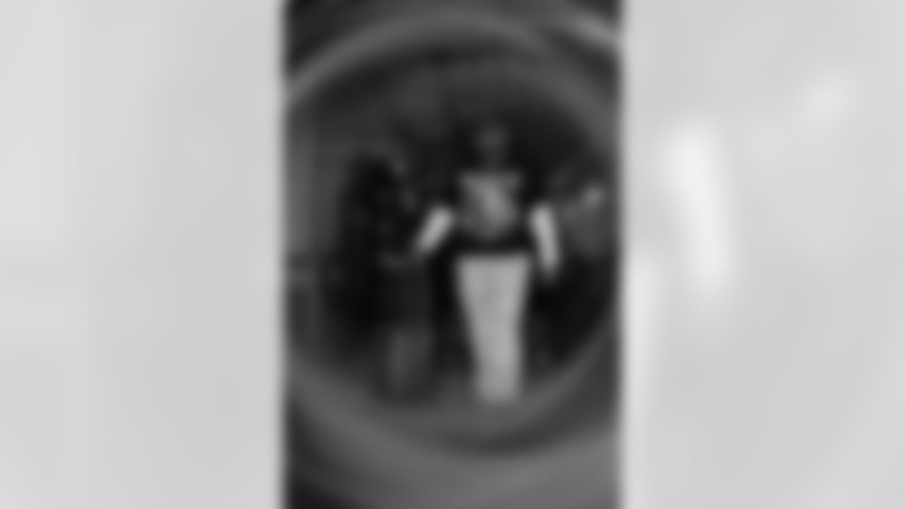 Pittsburgh Steelers offensive tackle Troy Fautanu (76) during a regular season game between the Pittsburgh Steelers and the Baltimore Ravens, Sunday, Dec. 7, 2025 in Baltimore, MD. (Alysa Rubin / Pittsburgh Steelers)