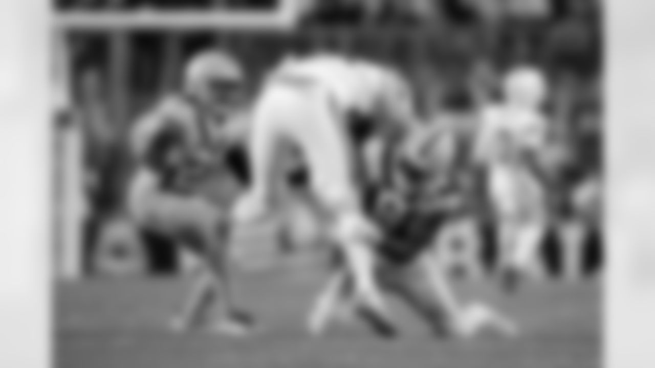 Pittsburgh Steelers linebacker Patrick Queen (6) and Pittsburgh Steelers defensive back Chuck Clark (21) during a regular season game between the Pittsburgh Steelers and the Green Bay Packers, Sunday, Oct. 26, 2025 in Pittsburgh, PA. The Packers beat the Steelers 35-25. (Karl Roser / Pittsburgh Steelers)