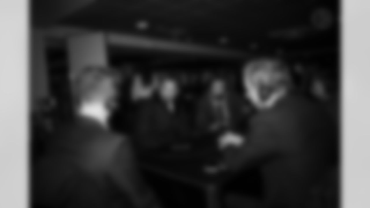 The Pittsburgh Steelers celebrate the 2025 Hall of Honor Class during the Hall of Honor Dinner Ceremony presented by U.S. Steel on Sunday, Dec. 14, 2025 in Pittsburgh, PA. (Alysa Rubin / Pittsburgh Steelers)