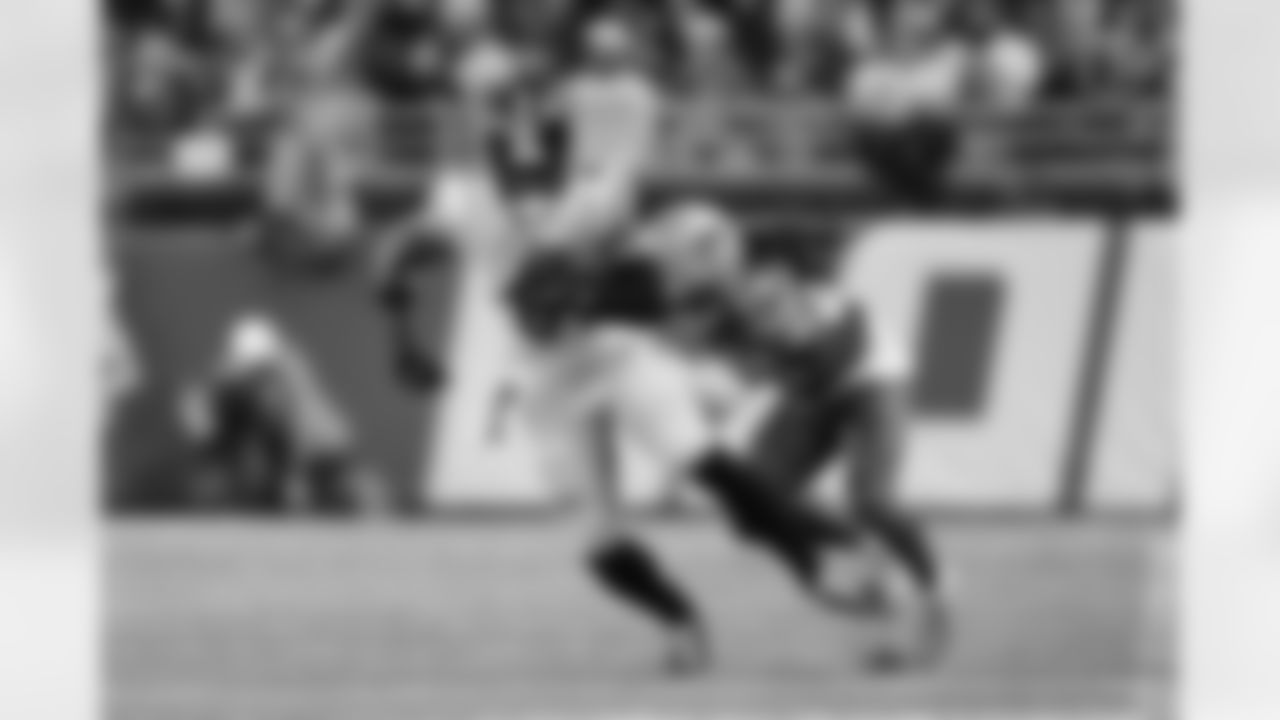 Pittsburgh Steelers tight end Jonnu Smith (81) during a regular season game between the Pittsburgh Steelers and the Detroit Lions, Sunday, Dec. 21, 2025 in Detroit, MI. (Karl Roser / Pittsburgh Steelers)