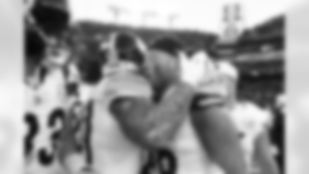 Pittsburgh Steelers linebacker Nick Herbig (51) and Pittsburgh Steelers linebacker Alex Highsmith (56) during a regular season game between the Pittsburgh Steelers and the Baltimore Ravens, Sunday, Dec. 7, 2025 in Baltimore, MD. (Jared Wickerham / Pittsburgh Steelers)