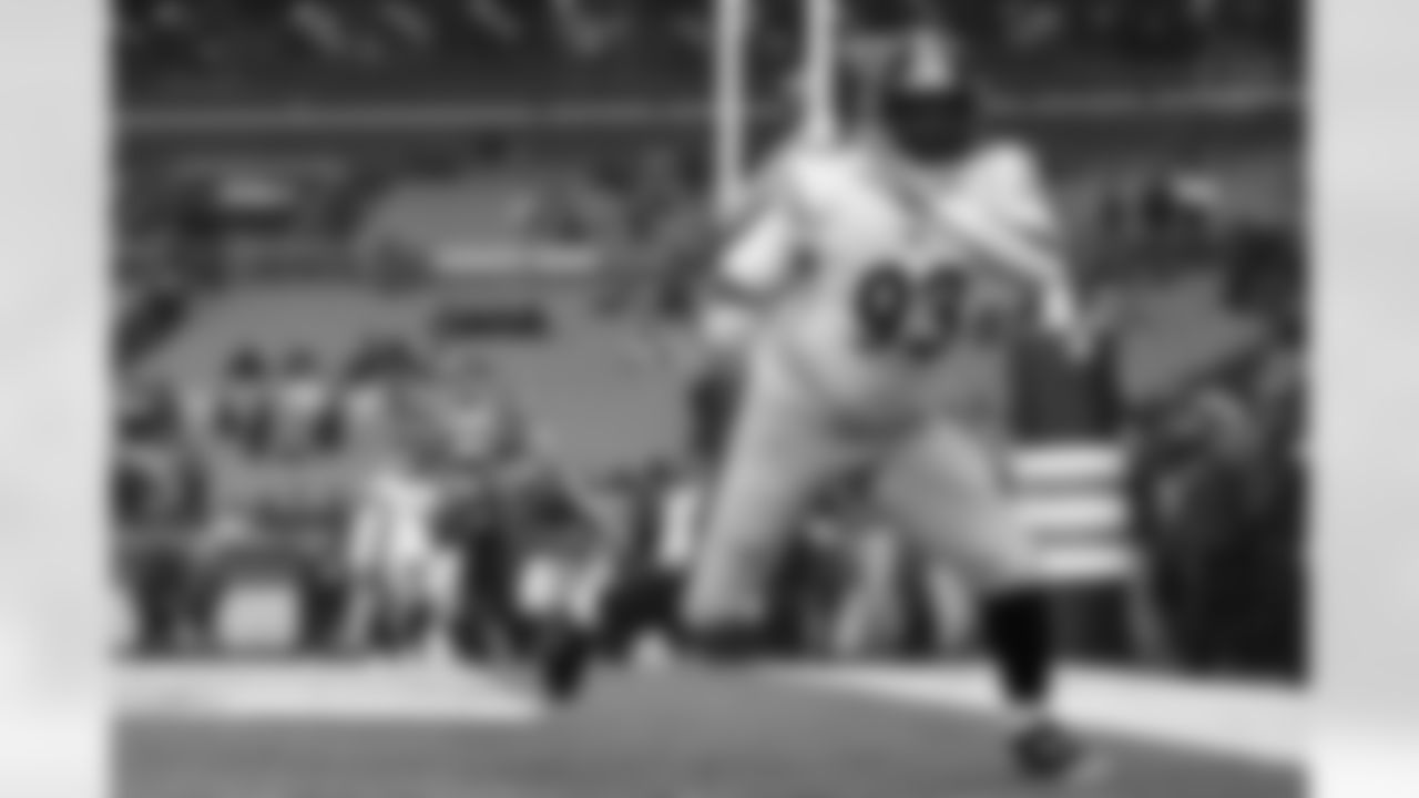 Pittsburgh Steelers defensive tackle Esezi Otomewo (93) during a regular season game between the Pittsburgh Steelers and the Cleveland Browns, Sunday, Dec. 28, 2025 in Cleveland, OH. (Taylor Ollason / Pittsburgh Steelers)