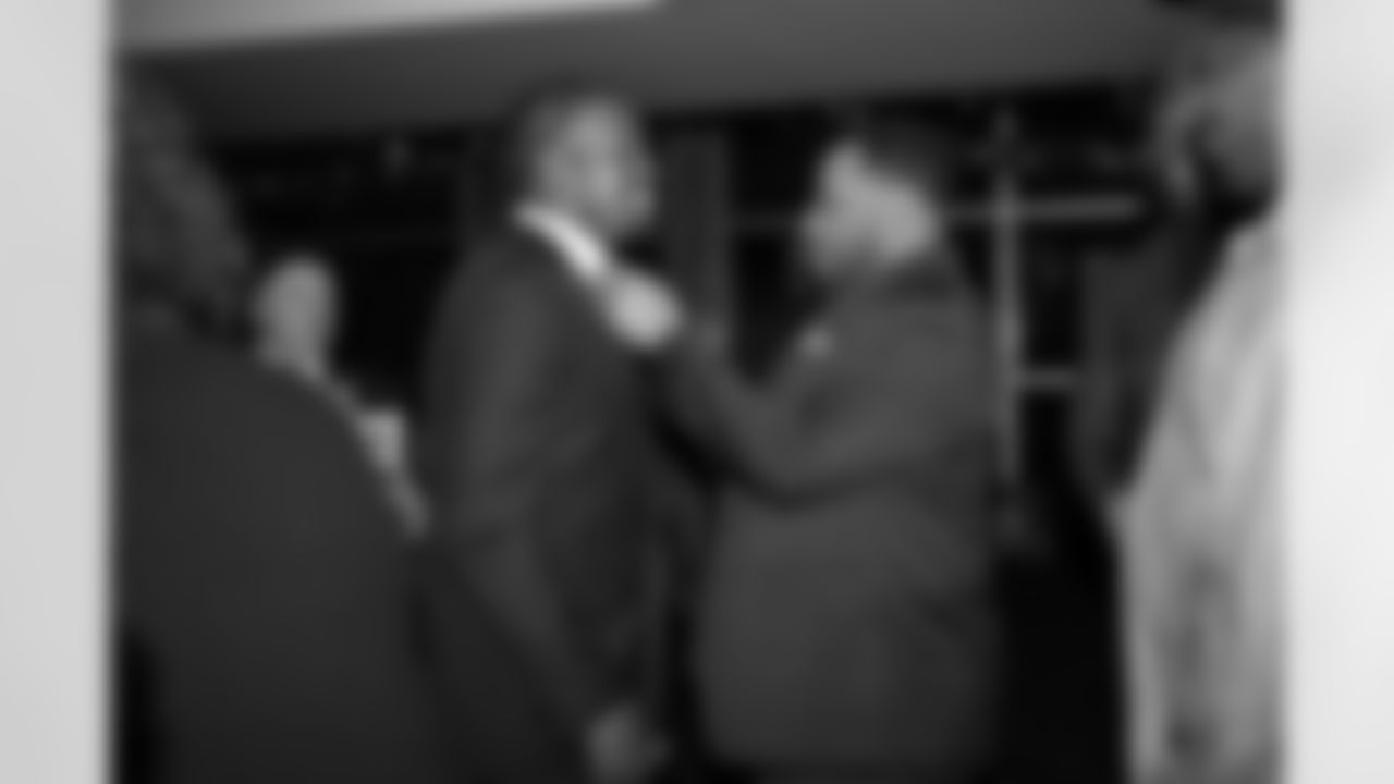 The Pittsburgh Steelers celebrate the 2025 Hall of Honor Class during the Hall of Honor Dinner Ceremony presented by U.S. Steel on Sunday, Dec. 14, 2025 in Pittsburgh, PA. (Alysa Rubin / Pittsburgh Steelers)