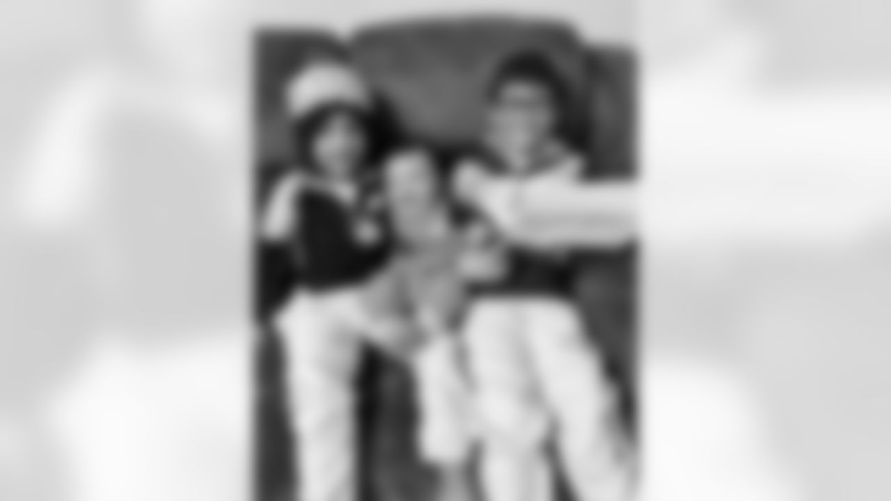 SNUTraditions_HereWeGoSigns_Jan1520241036AM_Gonzalez_Amber_97494590_F723BA0FB1744465860CAA82E317A9C1.jpeg_97494590_F723BA0FB1744465860CAA82E317A9C1