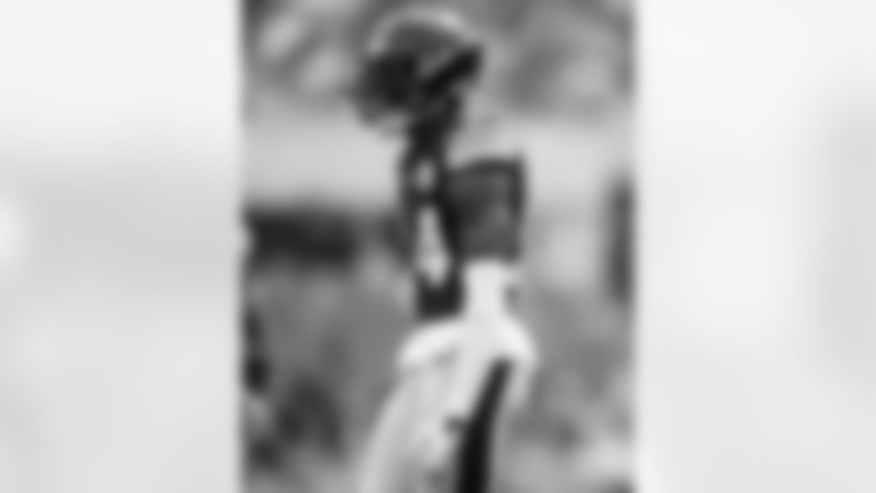 Pittsburgh Steelers cornerback Joey Porter Jr. (24) during a regular season game between the Pittsburgh Steelers and the Indianapolis Colts, Sunday, Nov. 2, 2025 in Pittsburgh, PA. The Steelers defeated the Colts 27-20. (Alysa Rubin / Pittsburgh Steelers)