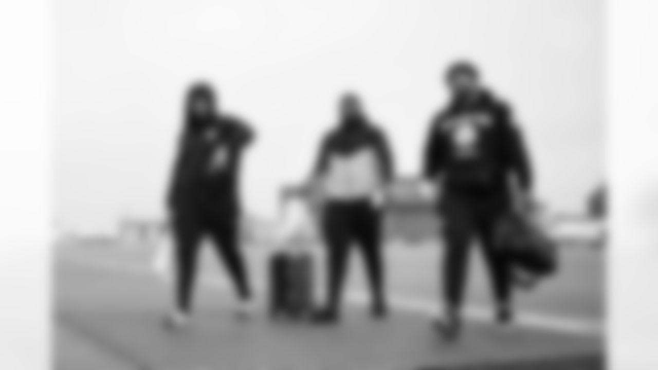 Pittsburgh Steelers defensive tackle Derrick Harmon (99), Pittsburgh Steelers safety Jabrill Peppers (40) and Pittsburgh Steelers defensive end Yahya Black (94) travel to Los Angeles on Saturday, Nov. 8, 2025 for the Week 10 regular season matchup against the Los Angeles Chargers. (Alysa Rubin / Pittsburgh Steelers)