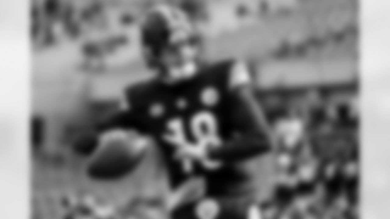 Pittsburgh Steelers quarterback Will Howard (18) during a regular season game between the Pittsburgh Steelers and the Cincinnati Bengals, Sunday, Nov. 16, 2025 in Pittsburgh, PA. (Karl Roser / Pittsburgh Steelers)