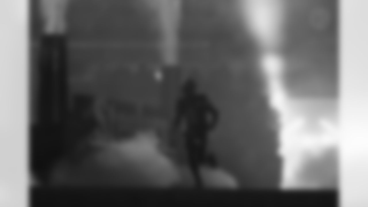 Pittsburgh Steelers quarterback Aaron Rodgers (8) during a regular season game between the Pittsburgh Steelers and the Miami Dolphins, Monday, Dec. 15, 2025 in Pittsburgh, PA. (Taylor Ollason / Pittsburgh Steelers)