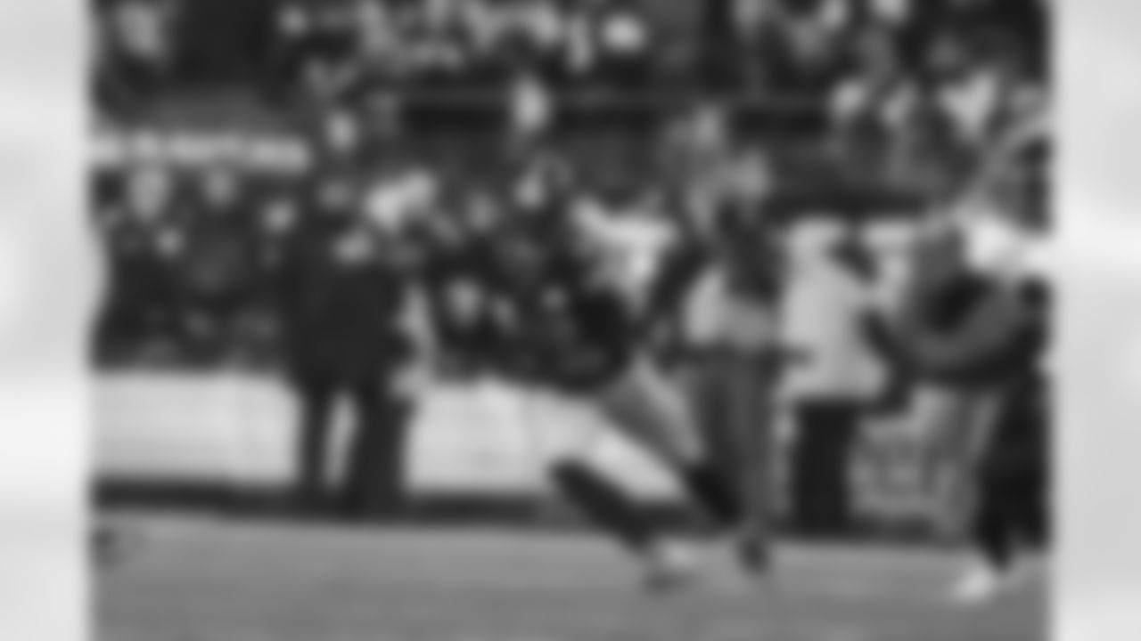 Pittsburgh Steelers running back Kenneth Gainwell (14) during a regular season game between the Pittsburgh Steelers and the Baltimore Ravens, Sunday, Jan. 4, 2026 in Pittsburgh, PA.  (Taylor Ollason / Pittsburgh Steelers)