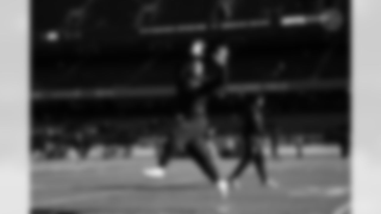 Pittsburgh Steelers linebacker Cole Holcomb (55) during a regular season game between the Pittsburgh Steelers and the Chicago Bears, Sunday, Nov. 23, 2025 in Chicago, IL. (Alysa Rubin / Pittsburgh Steelers)