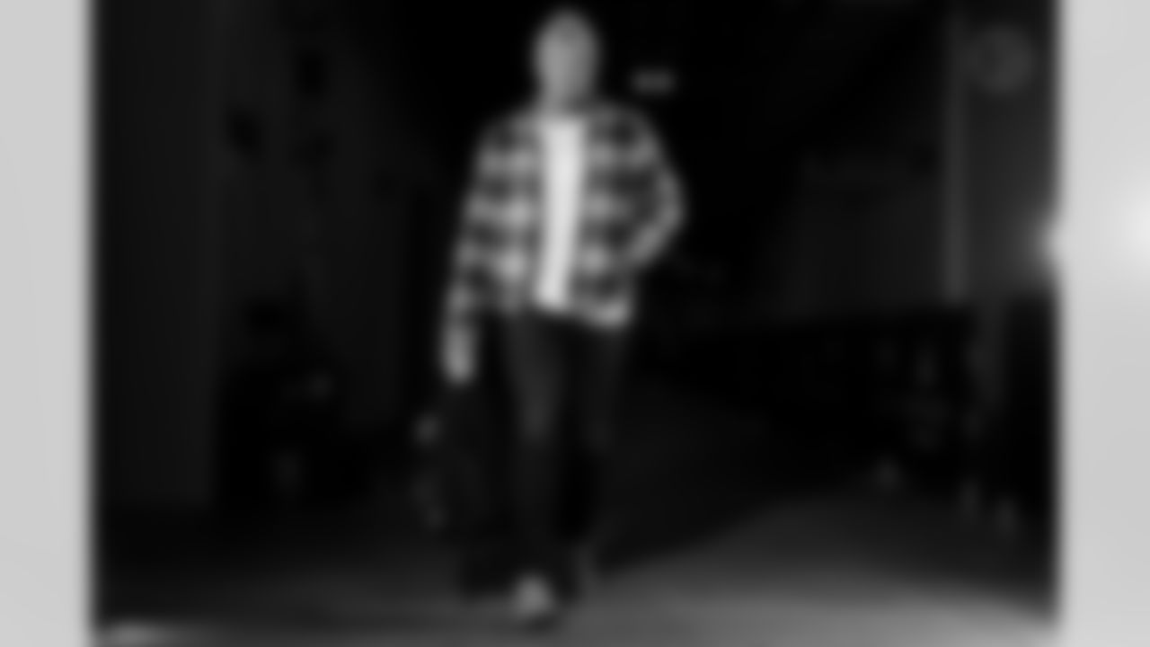 Pittsburgh Steelers linebacker Alex Highsmith (56) during a regular season game between the Pittsburgh Steelers and the Miami Dolphins, Monday, Dec. 15, 2025 in Pittsburgh, PA. (Alysa Rubin / Pittsburgh Steelers)