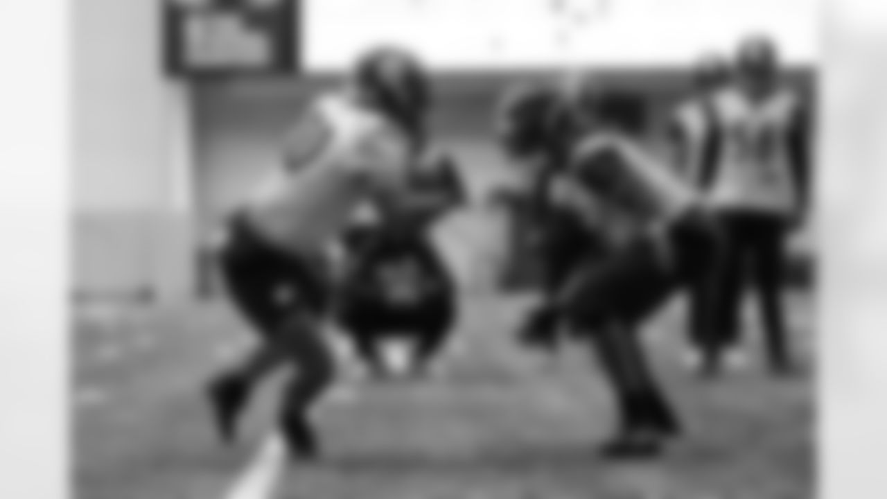 Pittsburgh Steelers running back Jaylen Warren (30) and Pittsburgh Steelers cornerback Jalen Ramsey (5) during practice at the UPMC Rooney Sports Complex preparing for a Week 16 matchup against the Detroit Lions, Friday, Dec. 19, 2025 in Pittsburgh, PA. (Alysa Rubin / Pittsburgh Steelers)