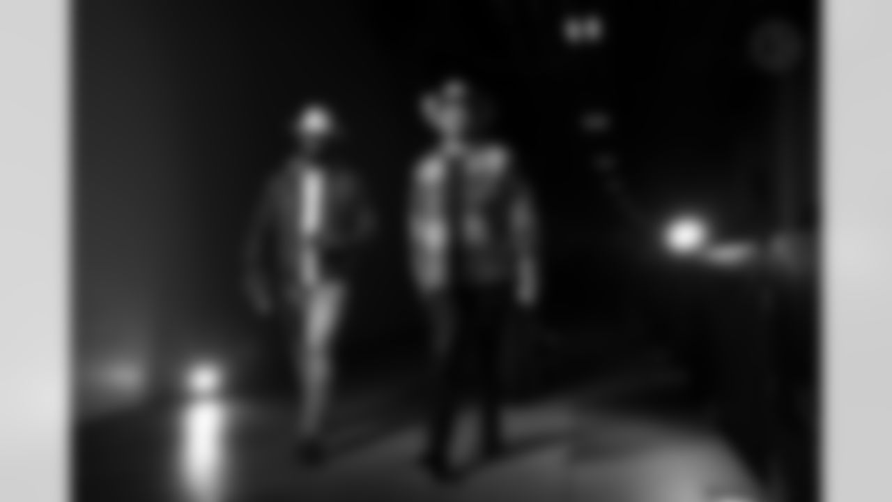 Pittsburgh Steelers linebacker Patrick Queen (6) and Pittsburgh Steelers linebacker Alex Highsmith (56) during a regular season game between the Pittsburgh Steelers and the Buffalo Bills, Sunday, Nov. 30, 2025 in Pittsburgh, PA.  (Karl Roser / Pittsburgh Steelers)