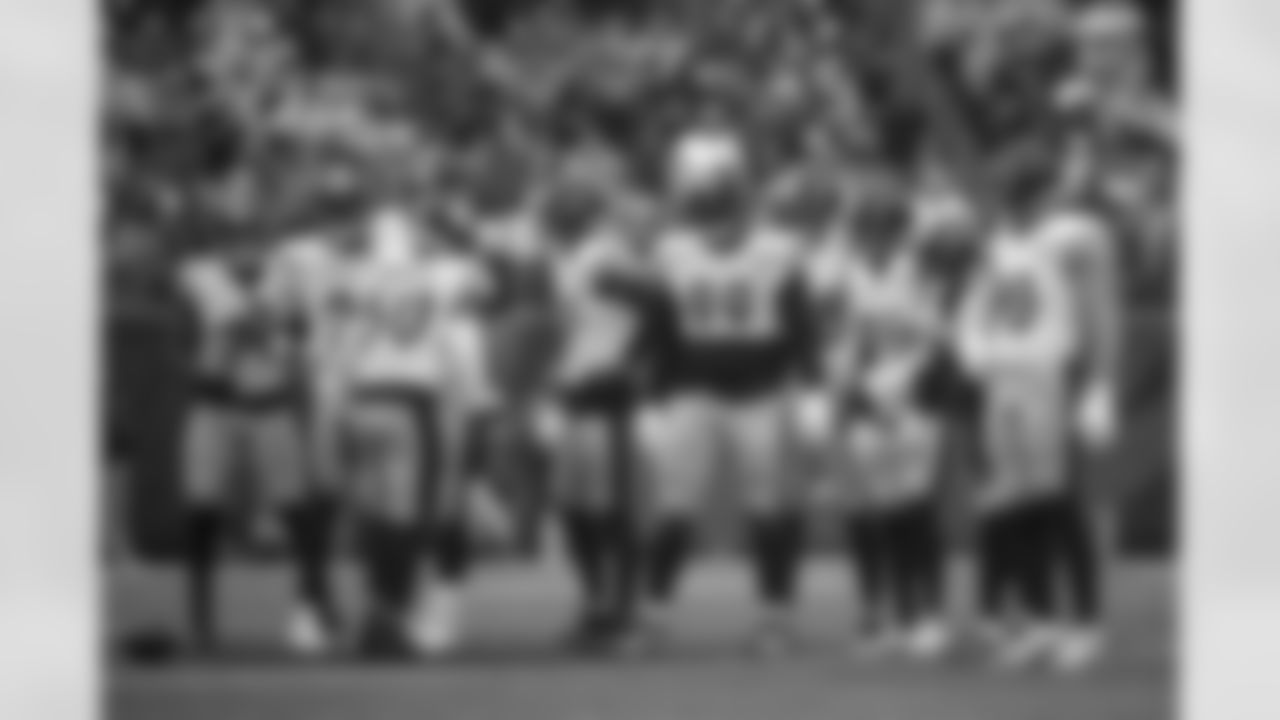 The Pittsburgh Steelers defense during a regular season game between the Pittsburgh Steelers and the Cincinnati Bengals, Sunday, Nov. 26, 2023 in Cincinnati, OH. (Taylor Ollason / Pittsburgh Steelers)
