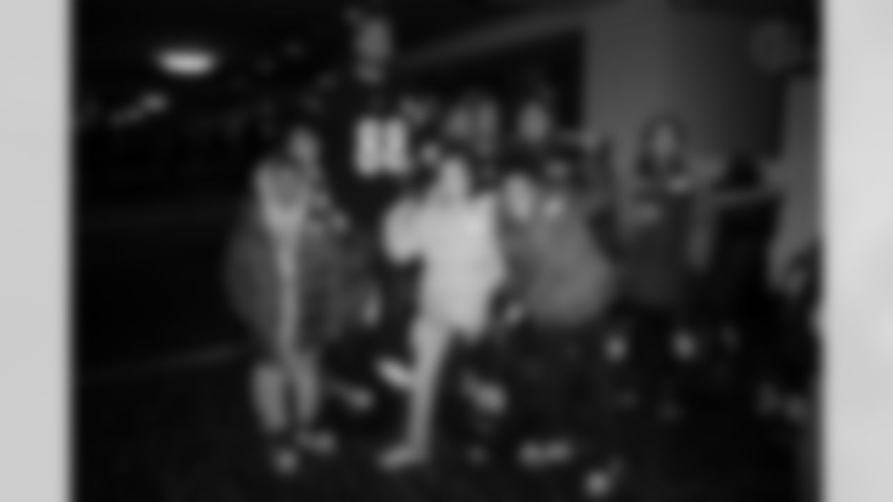 The Pittsburgh Steelers partnered with Convoy of Hope to give back to multiple community organizations in the Pittsburgh area on Tuesday, Dec. 9, 2025 in Pittsburgh, PA. (Alysa Rubin / Pittsburgh Steelers)