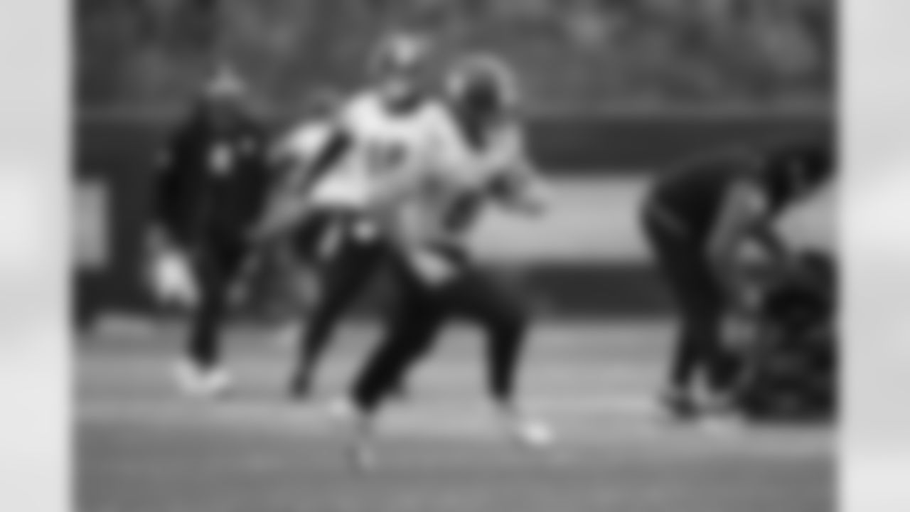 Pittsburgh Steelers tight end Matt Sokol (87) during practice at the UPMC Rooney Sports Complex preparing for a Week 12 matchup against the Chicago Bears, Wednesday, Nov. 19, 2025 in Pittsburgh, PA. (Alysa Rubin / Pittsburgh Steelers)