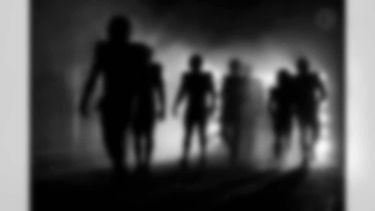 The Pittsburgh Steelers take the field prior to a regular season game against the Miami Dolphins, Monday, Dec. 15, 2025 in Pittsburgh, PA. The Steelers defeated the Dolphins 28-15. (Alysa Rubin / Pittsburgh Steelers)