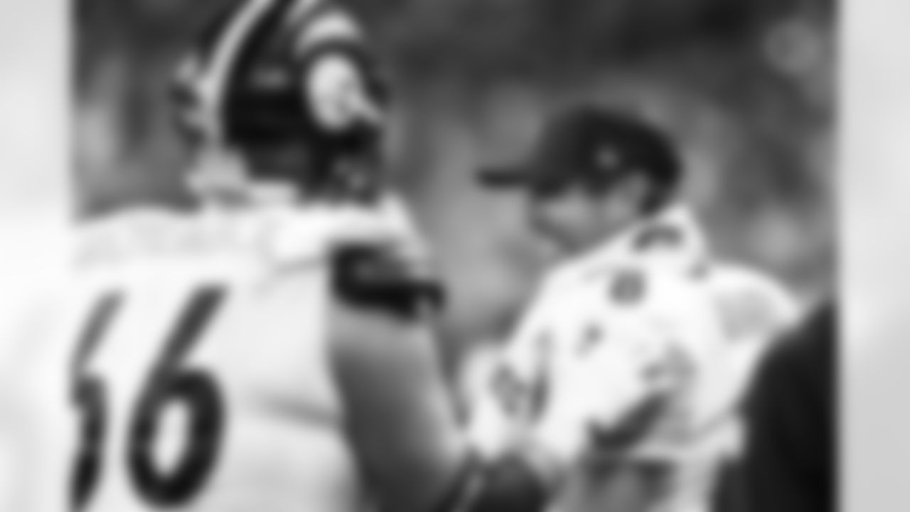 Pittsburgh Steelers quarterback Aaron Rodgers (8) during a regular season game between the Pittsburgh Steelers and the Detroit Lions, Sunday, Dec. 21, 2025 in Detroit, MI. (Jared Wickerham / Pittsburgh Steelers)