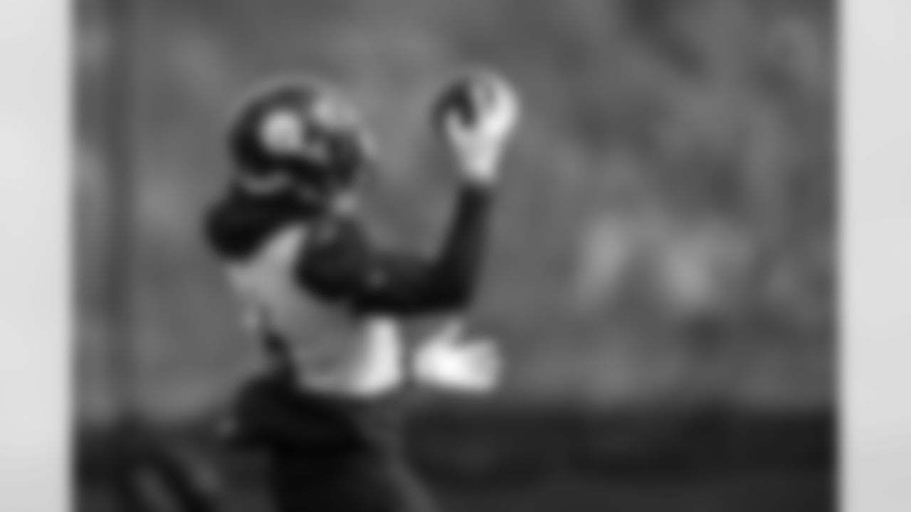 Pittsburgh Steelers linebacker Patrick Queen (6) during practice at the UPMC Rooney Sports Complex preparing for a Week 10 matchup against the Los Angeles Chargers, Friday, Nov. 7, 2025 in Pittsburgh, PA. (Alysa Rubin / Pittsburgh Steelers)