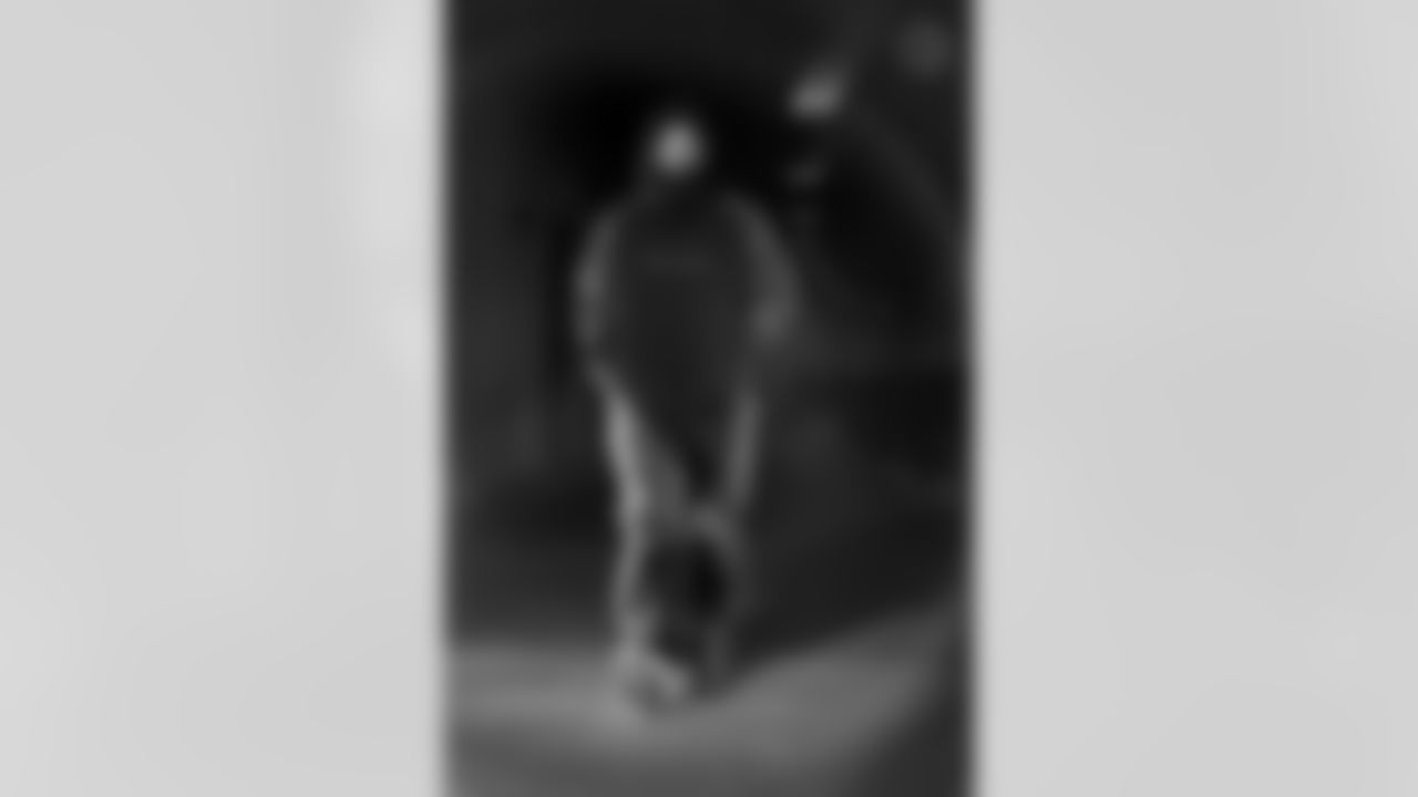 Pittsburgh Steelers running back Kenneth Gainwell (14) during a regular season game between the Pittsburgh Steelers and the Indianapolis Colts, Sunday, Nov. 2, 2025 in Pittsburgh, PA. (Alysa Rubin / Pittsburgh Steelers)