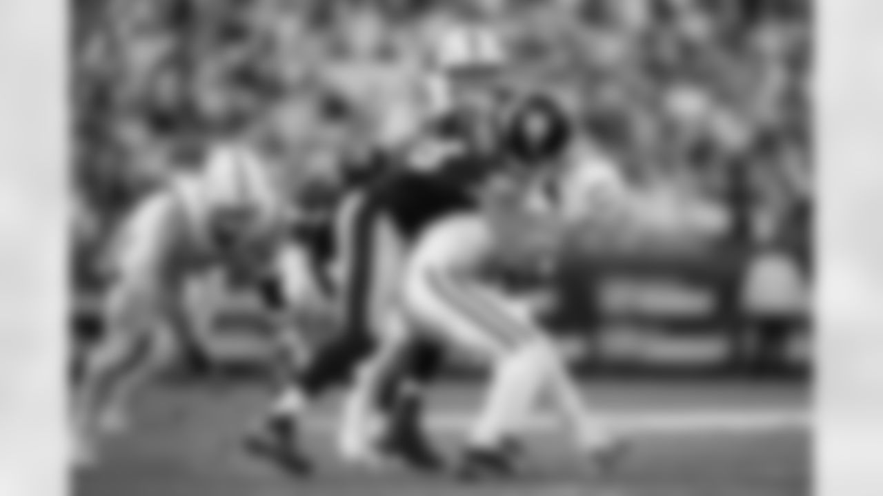 Pittsburgh Steelers linebacker Alex Highsmith (56) during a regular season game between the Pittsburgh Steelers and the Indianapolis Colts, Sunday, Nov. 2, 2025 in Pittsburgh, PA. The Steelers defeated the Colts 27-20. (Karl Roser / Pittsburgh Steelers)