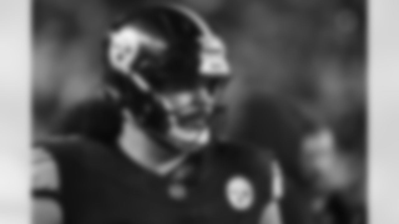 Pittsburgh Steelers offensive lineman Isaac Seumalo (73) during a regular season game between the Pittsburgh Steelers and the Baltimore Ravens, Sunday, Jan. 4, 2026 in Pittsburgh, PA.  (Taylor Ollason / Pittsburgh Steelers)