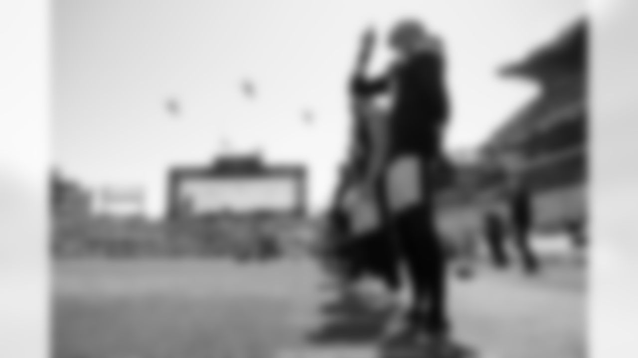 Pittsburgh Steelers kicker Chris Boswell (9) points to the sky as military helicopters fly over Acrisure Stadium prior to a regular season game between the Pittsburgh Steelers and the Seattle Seahawks, Sunday, Sept. 14, 2025 in Pittsburgh, PA. The Seahawks beat the Steelers 31-17. (Alysa Rubin / Pittsburgh Steelers)