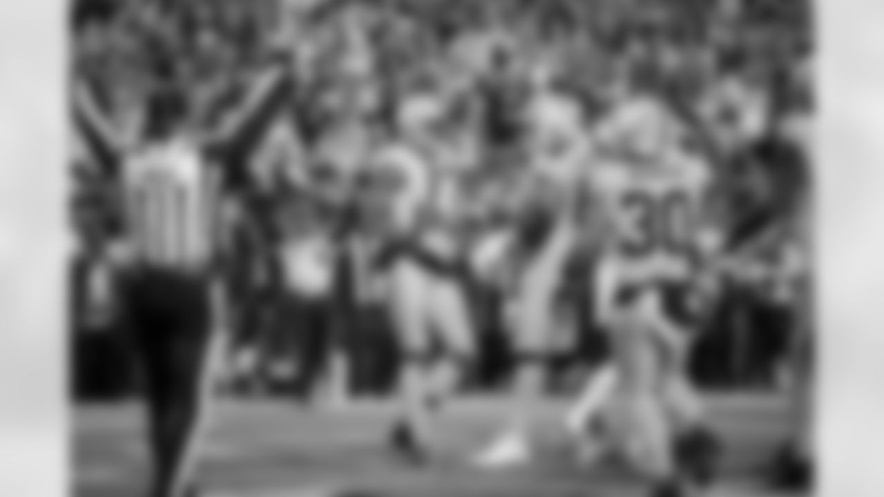 Pittsburgh Steelers wide receiver DK Metcalf (4) and Pittsburgh Steelers guard Mason McCormick (66) during a regular season game between the Pittsburgh Steelers and the Green Bay Packers, Sunday, Oct. 26, 2025 in Pittsburgh, PA. The Packers beat the Steelers 35-25. (Karl Roser / Pittsburgh Steelers)