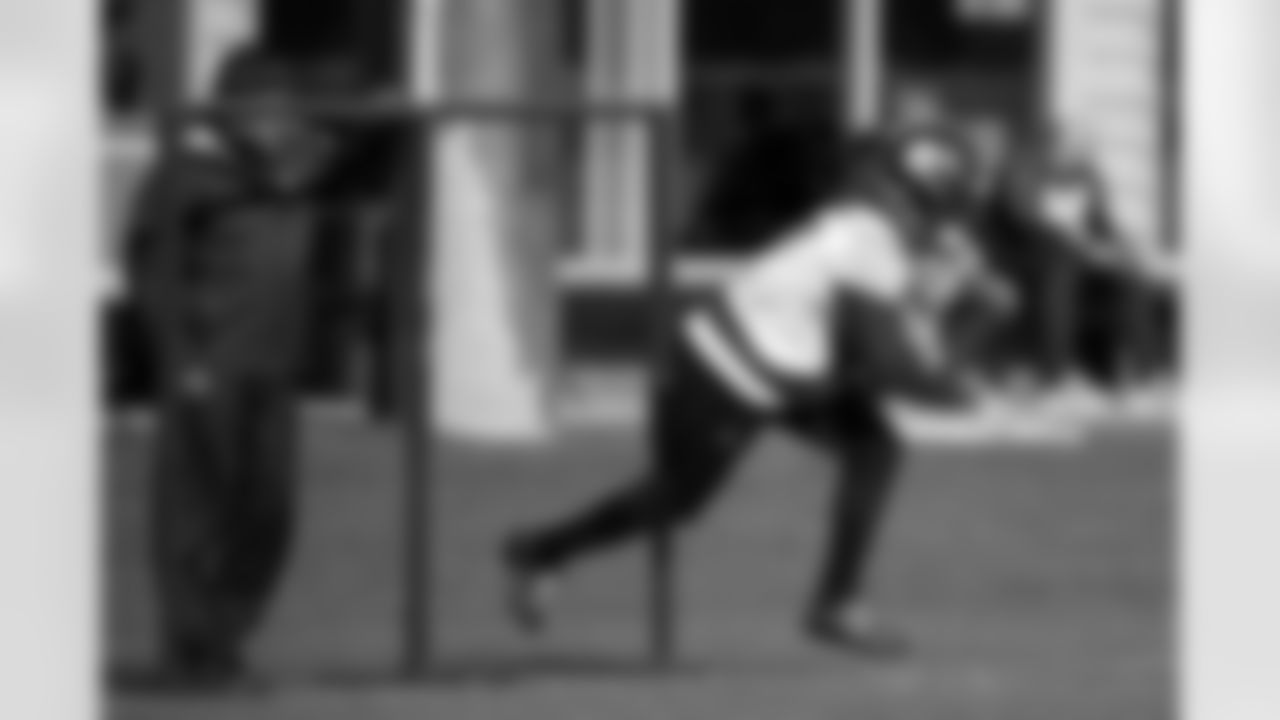 Pittsburgh Steelers running back Trey Sermon (37) during practice at the UPMC Rooney Sports Complex preparing for a Week 13 matchup against the Buffalo Bills, Wednesday, Nov. 26, 2025 in Pittsburgh, PA. (Karl Roser / Pittsburgh Steelers)