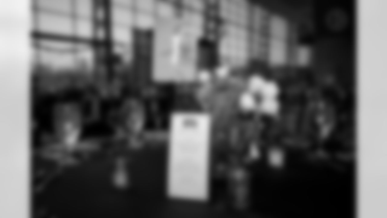 The Pittsburgh Steelers celebrate the 2025 Hall of Honor Class during the Hall of Honor Dinner Ceremony presented by U.S. Steel on Sunday, Dec. 14, 2025 in Pittsburgh, PA. (Alysa Rubin / Pittsburgh Steelers)