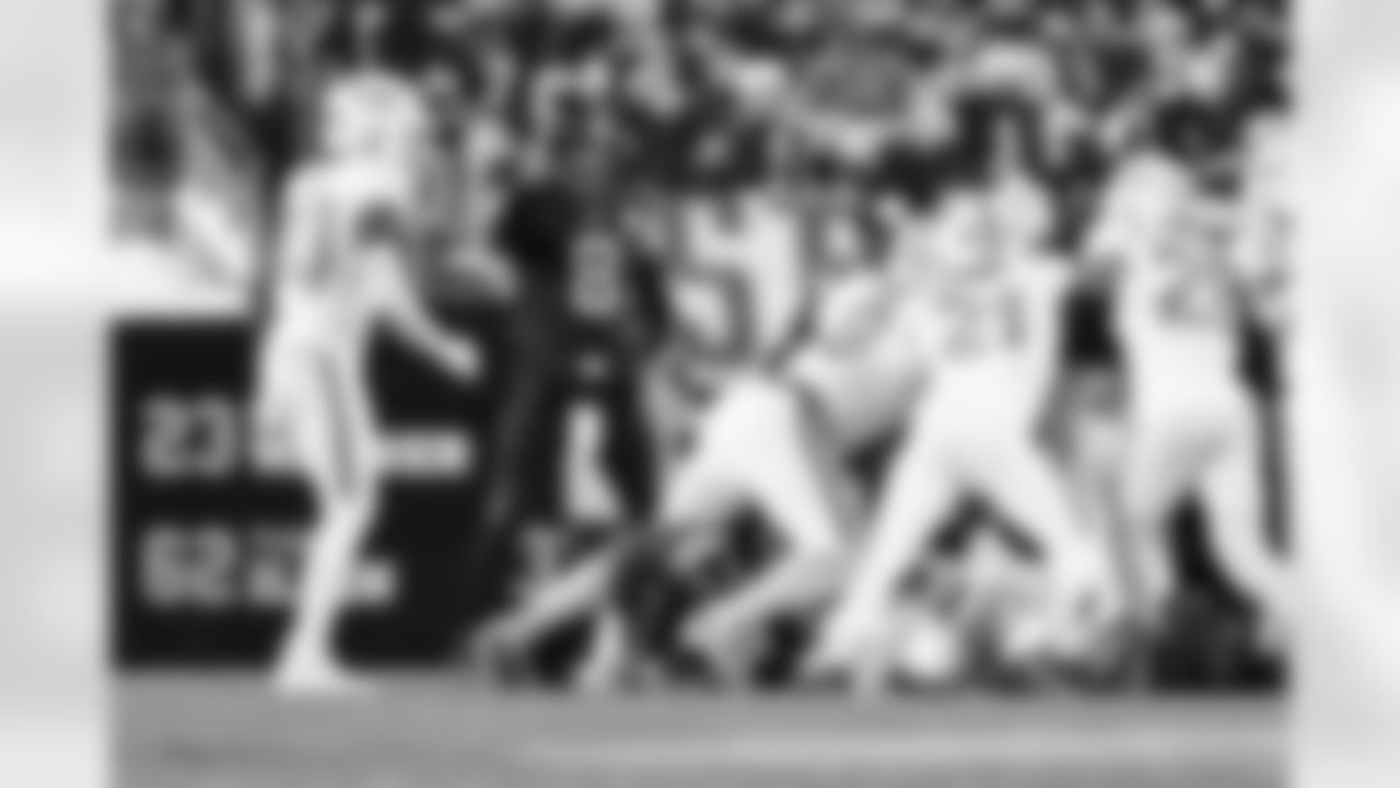 Pittsburgh Steelers quarterback Aaron Rodgers (8) during a regular season game between the Pittsburgh Steelers and the Miami Dolphins, Monday, Dec. 15, 2025 in Pittsburgh, PA. (Alysa Rubin / Pittsburgh Steelers)