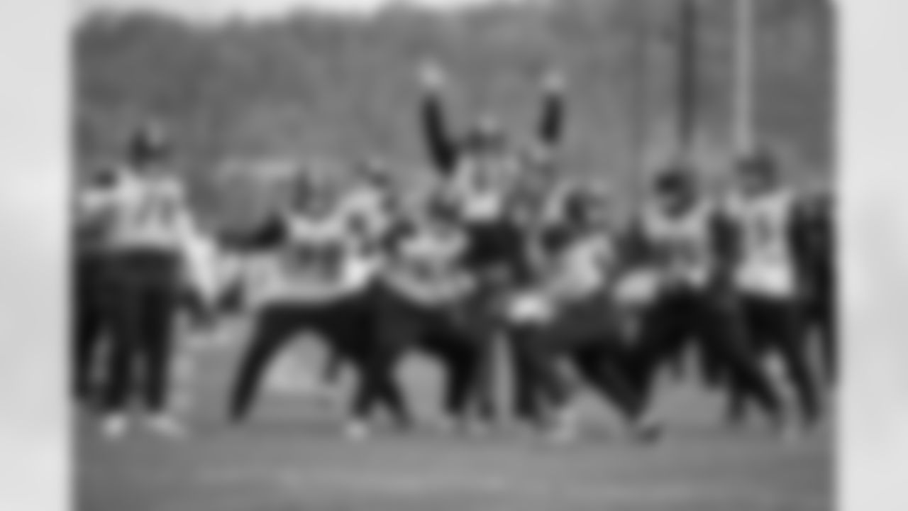 Pittsburgh Steelers defensive tackle Brodric Martin-Rhodes (78), Pittsburgh Steelers defensive tackle Derrick Harmon (99), Pittsburgh Steelers defensive tackle Cameron Heyward (97), Pittsburgh Steelers defensive end Yahya Black (94), Pittsburgh Steelers defensive end Logan Lee (91), Pittsburgh Steelers defensive tackle Esezi Otomewo (93), Pittsburgh Steelers defensive tackle Keeanu Benton (95) and Pittsburgh Steelers defensive lineman Kyler Baugh (65) during practice at the UPMC Rooney Sports Complex preparing for a Week 10 matchup against the Los Angeles Chargers, Friday, Nov. 7, 2025 in Pittsburgh, PA. (Alysa Rubin / Pittsburgh Steelers)