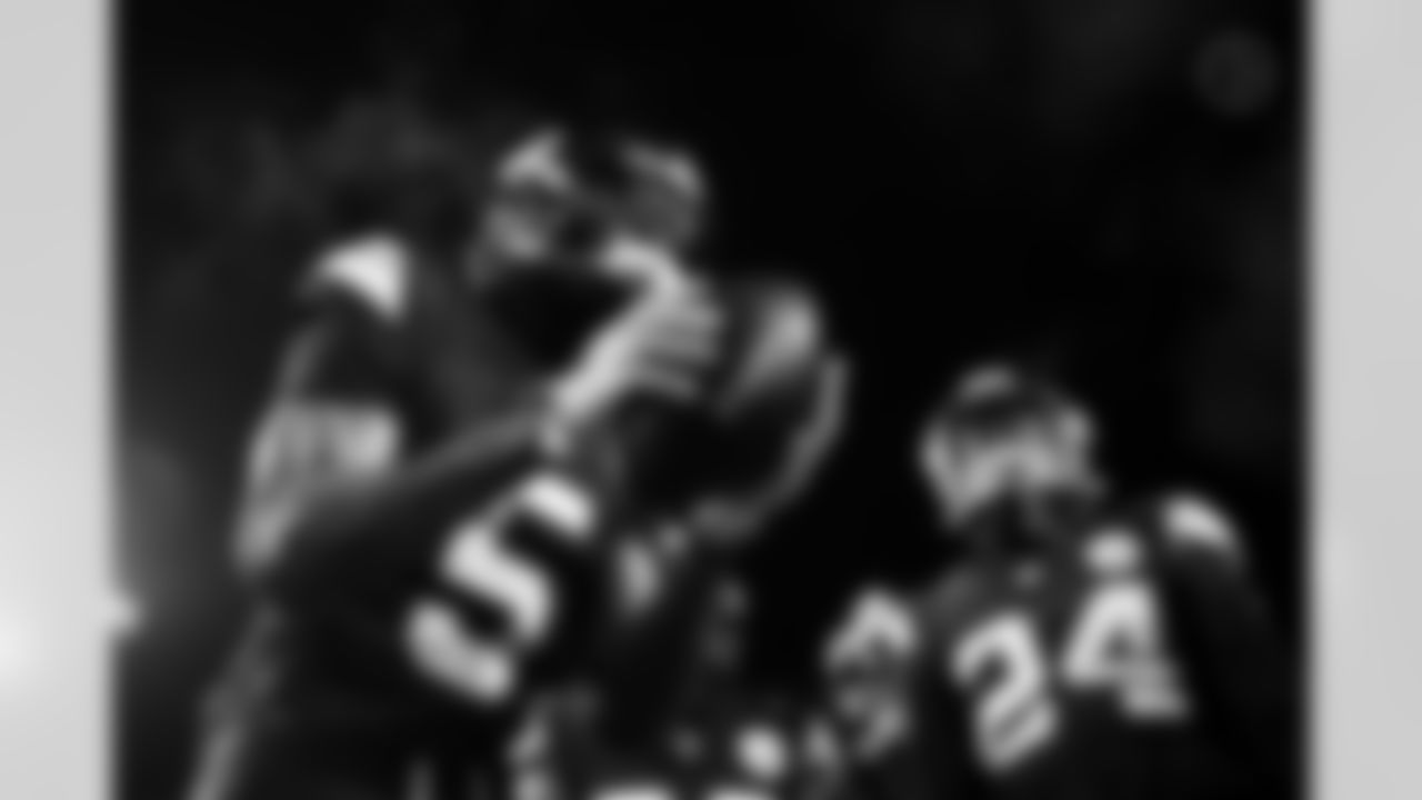 Pittsburgh Steelers cornerback Jalen Ramsey (5)  leads a huddle prior to a regular season game against the Miami Dolphins, Monday, Dec. 15, 2025 in Pittsburgh, PA. The Steelers defeated the Dolphins 28-15. (Alysa Rubin / Pittsburgh Steelers)