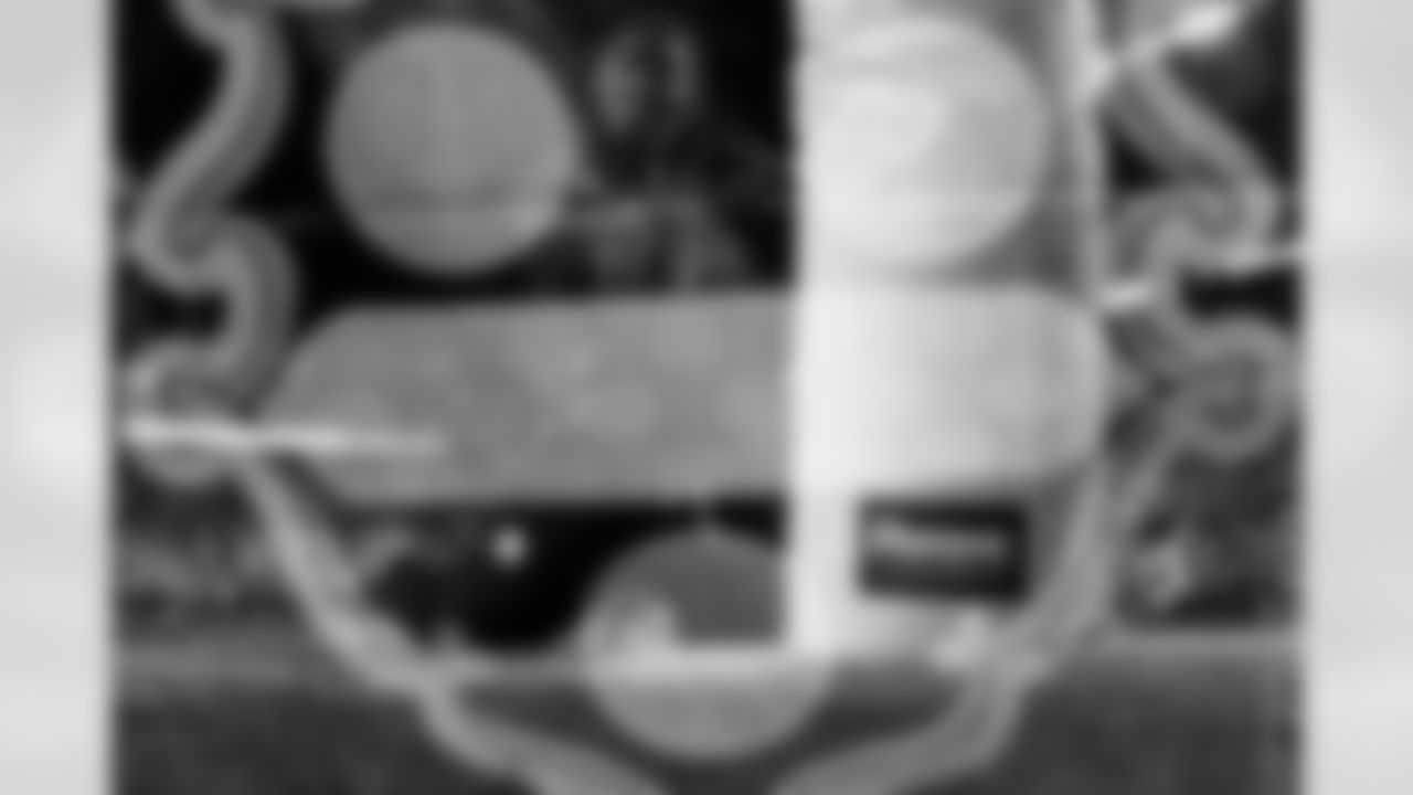 Pittsburgh Steelers defensive tackle Keeanu Benton (95) warms up prior to a regular season game against the Green Bay Packers, Sunday, Oct. 26, 2025 in Pittsburgh, PA. The Packers beat the Steelers 35-25. (Alysa Rubin / Pittsburgh Steelers)