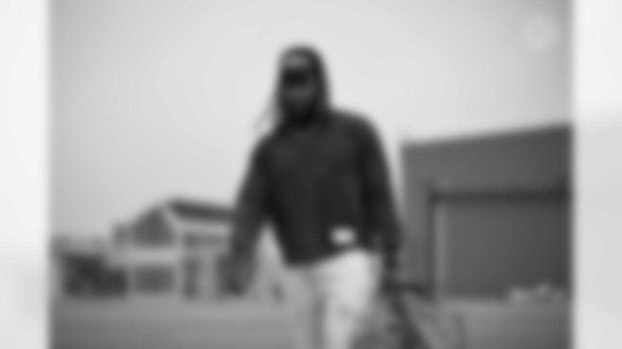 Pittsburgh Steelers running back Trey Sermon (37) travels to Los Angeles on Saturday, Nov. 8, 2025 for the Week 10 regular season matchup against the Los Angeles Chargers. (Alysa Rubin / Pittsburgh Steelers)