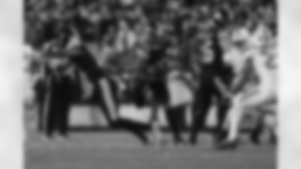 Pittsburgh Steelers running back Jaylen Warren (30) during a regular season game between the Pittsburgh Steelers and the Miami Dolphins, Monday, Dec. 15, 2025 in Pittsburgh, PA. (Taylor Ollason / Pittsburgh Steelers)