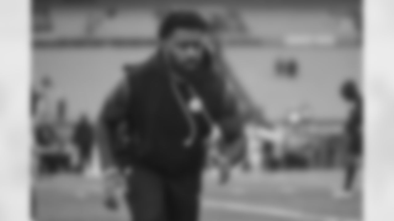 Pittsburgh Steelers linebacker Patrick Queen (6) during a regular season game between the Pittsburgh Steelers and the Cleveland Browns, Sunday, Dec. 28, 2025 in Cleveland, OH. (Karl Roser / Pittsburgh Steelers)