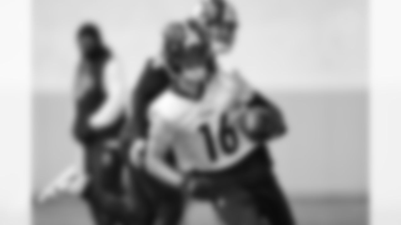 Pittsburgh Steelers wide receiver Adam Thielen (16) during practice at the UPMC Rooney Sports Complex preparing for a Week 14 matchup against the Baltimore Ravens, Friday, Dec. 5, 2025 in Pittsburgh, PA. (Karl Roser / Pittsburgh Steelers)