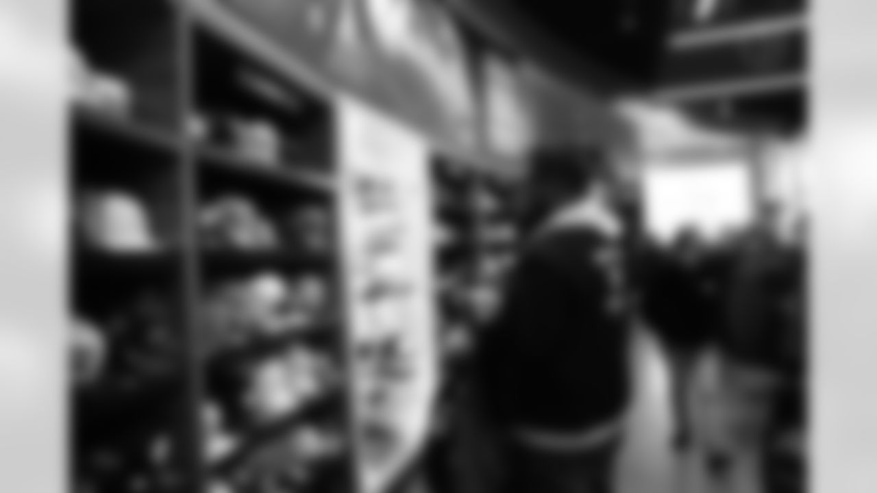 The Steelers welcomed fans from Mexico and Spain for an appreciation party prior to Monday night's game on Sunday, Dec. 14, 2025 in Pittsburgh, PA. (Emilee Fails / Pittsburgh Steelers)