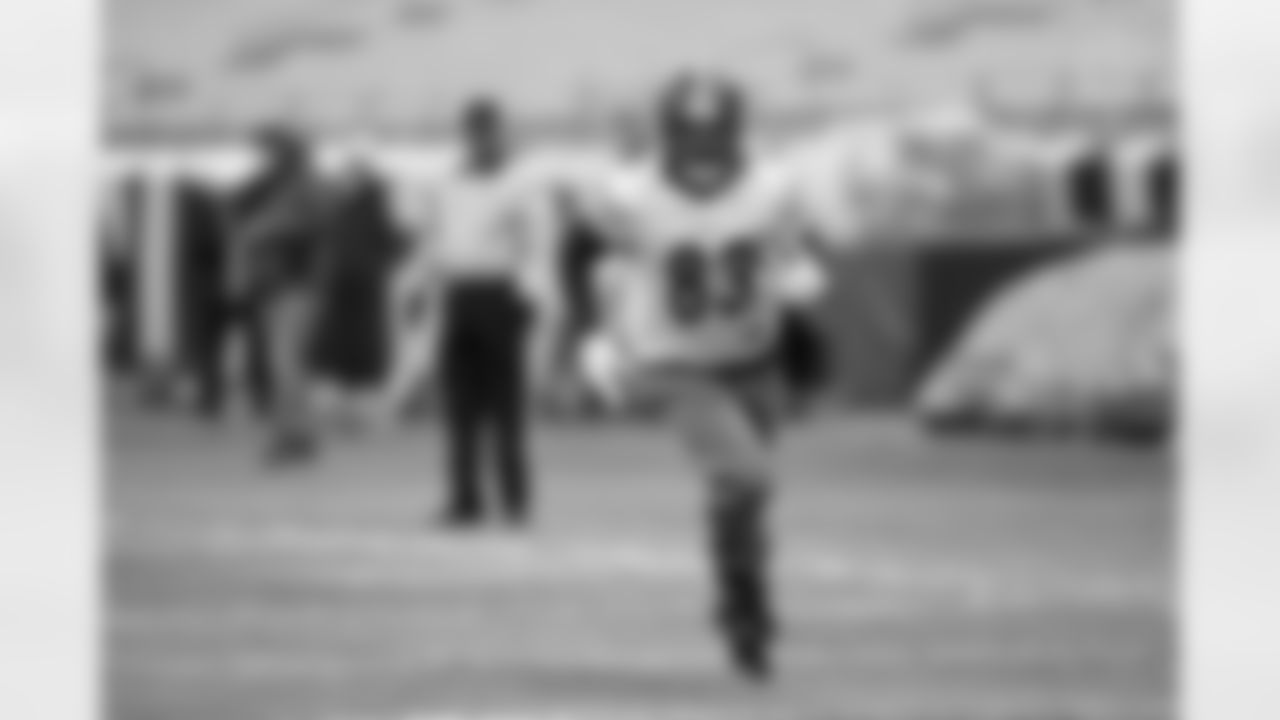 Pittsburgh Steelers tight end/fullback Connor Heyward (83) during practice at Acrisure Stadium preparing for a Week 18 matchup against the Baltimore Ravens, Friday, Jan. 2, 2026 in Pittsburgh, PA. (Karl Roser / Pittsburgh Steelers)
