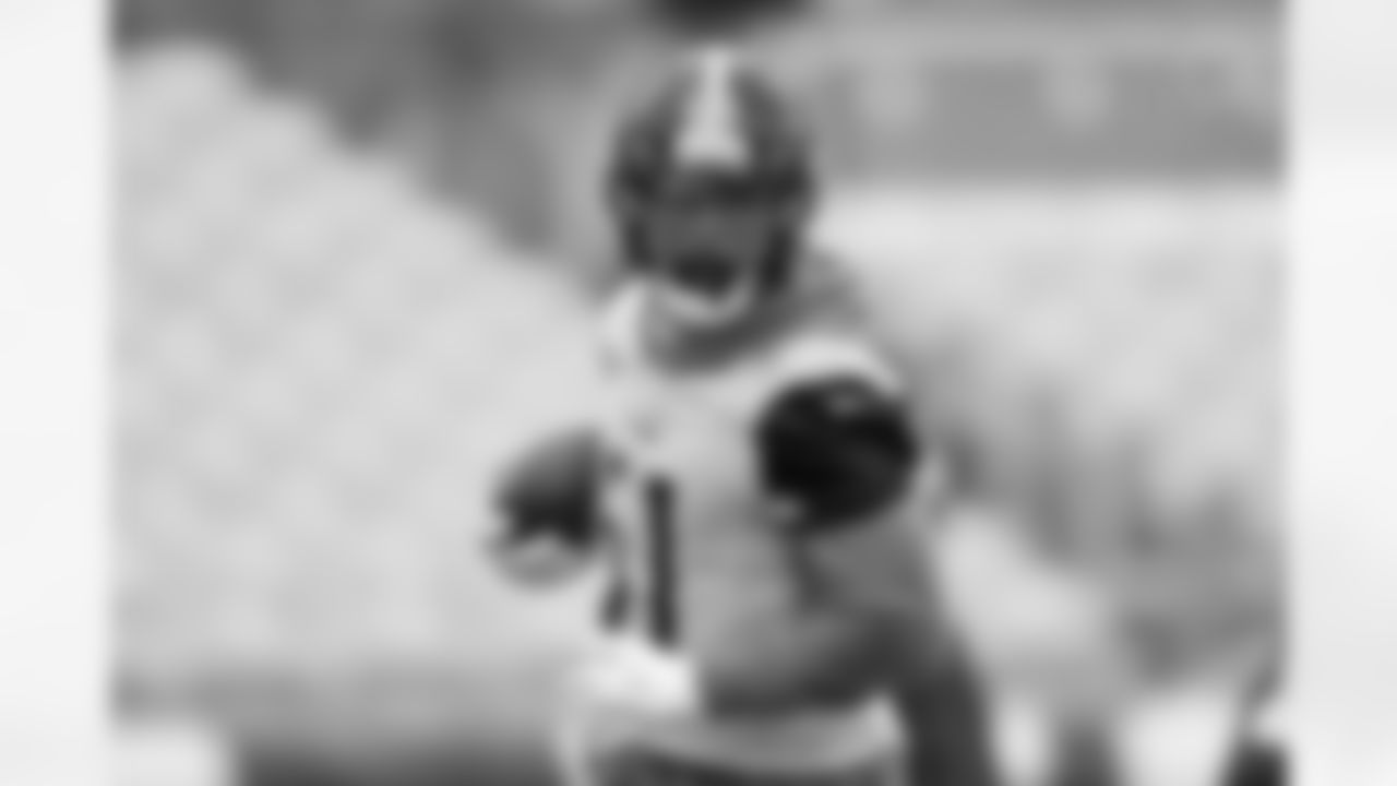 Pittsburgh Steelers linebacker Nick Herbig (51) during practice at Acrisure Stadium preparing for a Week 18 matchup against the Baltimore Ravens, Friday, Jan. 2, 2026 in Pittsburgh, PA. (Alysa Rubin / Pittsburgh Steelers)