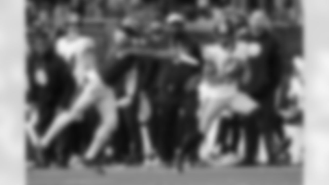 Pittsburgh Steelers wide receiver Calvin Austin III (19) catches a pass during a regular season game against the Baltimore Ravens, Sunday, Dec. 7, 2025 in Baltimore, MD. The Steelers defeated the Ravens 27-22. (Alysa Rubin / Pittsburgh Steelers)