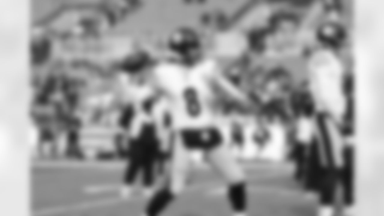 Pittsburgh Steelers quarterback Aaron Rodgers (8) during a regular season game between the Pittsburgh Steelers and the Baltimore Ravens, Sunday, Dec. 7, 2025 in Baltimore, MD. (Karl Roser / Pittsburgh Steelers)