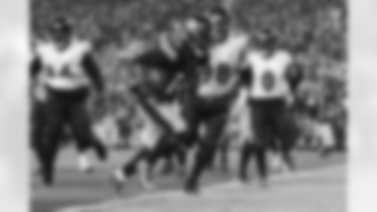 Pittsburgh Steelers running back Kenneth Gainwell (14) during a regular season game between the Pittsburgh Steelers and the Baltimore Ravens, Sunday, Jan. 4, 2026 in Pittsburgh, PA.  (Alysa Rubin / Pittsburgh Steelers)